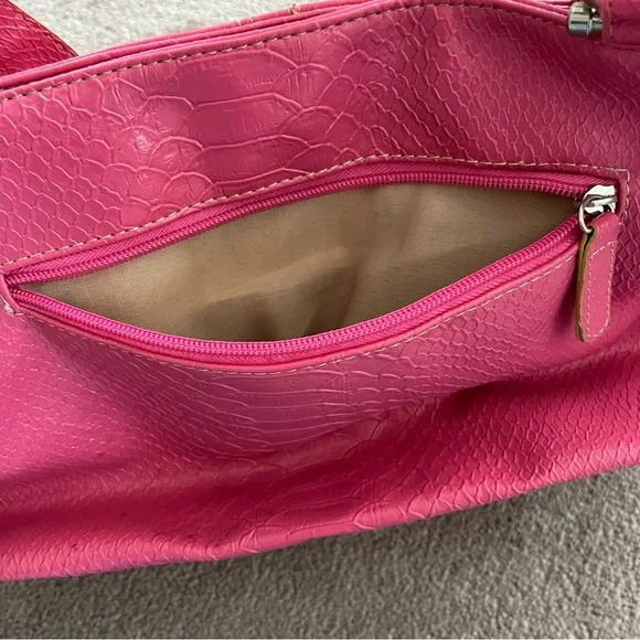 2/$20 Jaclyn Smith Faux Snakeskin Multi-Pocket Purse - Picture 6 of 15